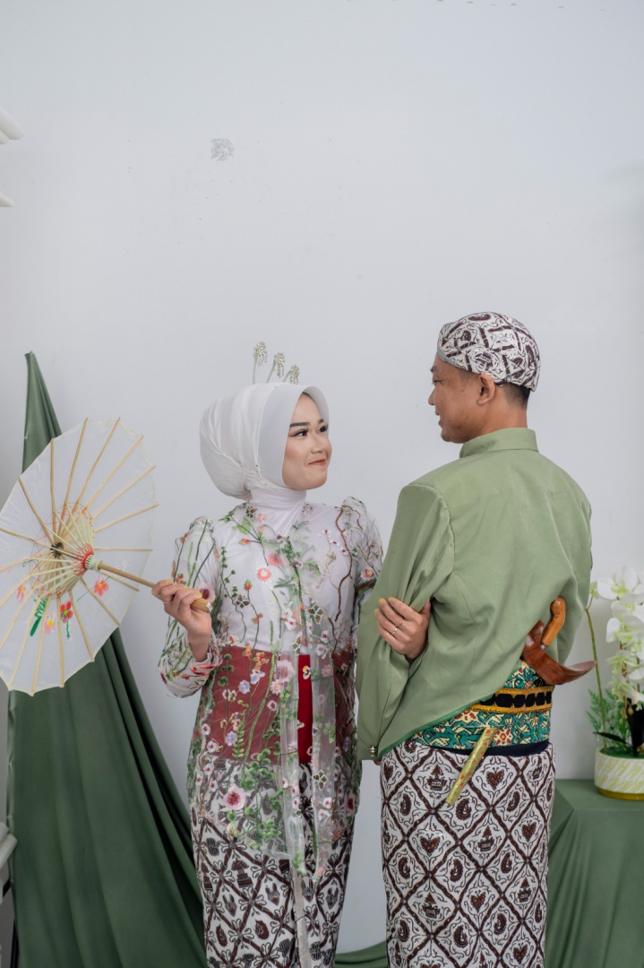 https://ahnafmultimediainvitation.webnikah.com/dirmember/00000028/ahnafmultimediainvitation/photo-276749-326031-l-202507291206.jpg