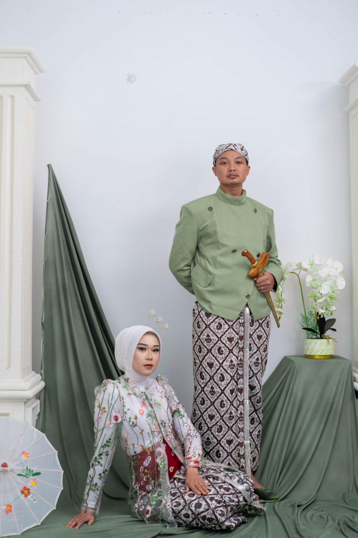 https://ahnafmultimediainvitation.webnikah.com/dirmember/00000028/ahnafmultimediainvitation/photo-276749-326037-l-202507291208.jpg